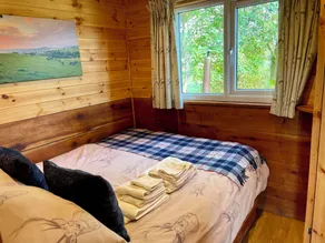 STAG LODGE POD, pet friendly, with hot tub in Llanfair Caereinion - Image 4