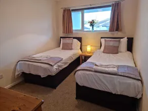 Accommodation for 8, weekly, monthly and early booking discounts available. - Image 5