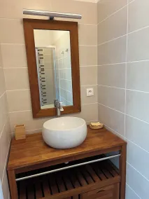 House for 7 people near the lake, with a pool and air conditioning—ideal for families. - Image 3