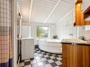 \"Eljena\" - 700m from the sea by Interhome - Image 5