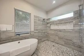 Contemporary, Downtown location, Pool, Spa & Sauna, very close to Beaches - Image 2
