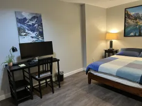 Mountain Themed Suite - Free Parking - Fast WIFI - Image 4
