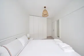 This apartment is a 1 bedroom(s), 1 bathrooms, located in Beşiktaş, İstanbul. - Image 5