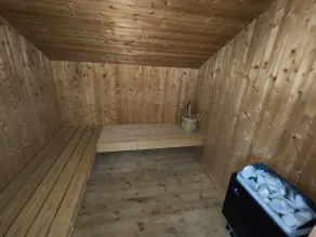 6 Personen Ferienhaus in 1. Reihe zum See mit Kanu und herrlichem Seeblick, Sauna, Whirlpool, Kaminofen, Klimaanlage und E-Tankstelle am Haus in Otterndorf - Image 2