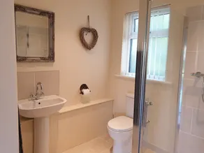 Swallows Nest, Cottage, Fishing Lakes Nr Cleethorpes, Adults Only Pet Friendly - Image 2