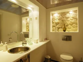 Stylishly renovated stone villa w/fantastic sea view - Image 2