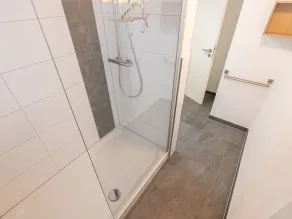 Wunderbares alleinstehendes Ferienhaus mit  W-LAN, TV, Terrasse, Haustiere erlaubt und Panoramablick - Image 2