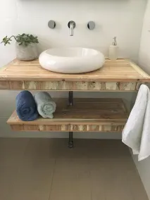 Kun en kort gåtur til floden og kun minutter til den fantastiske surfstrand - Image 4