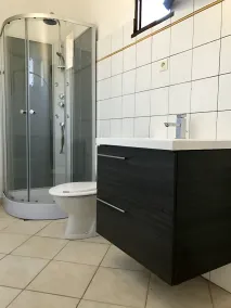 Renoveret lejlighed på 35m2 mellem Bastia og Porto-Vecchio - Image 3