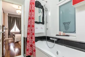 UNIQUE & URBAN 4 * House DelMarco apt @ TOP CENTRAL LOCATION - Image 3