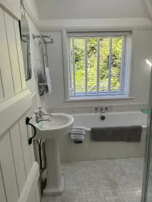 Seaside Retreat, bungalow with sea views, 5 min walk sandy, surfing beach. - Image 4