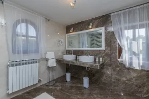 Beautiful villa with swimming pool, grill, free WiFi, washing machine - Image 4