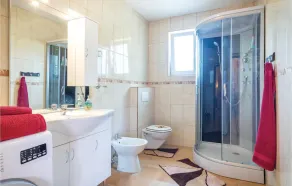 Stunning Home in Skicini With Wifi and 3 Bedrooms - Image 3