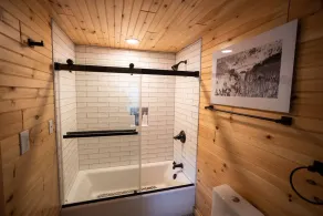 Stunning Cabin & Mountain Hiking! - Image 2