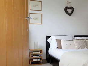 2 bedroom accommodation in Nr Wells - Image 4