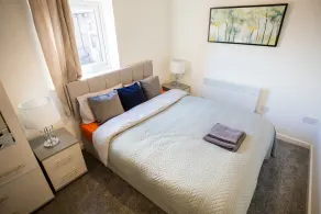 Walking Distance to Restaurants, Bars, Cafes, Metro Station, and Ferry Terminal - Image 4