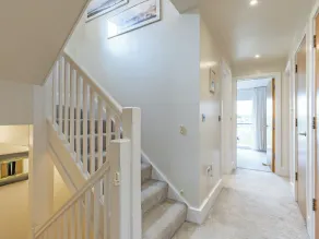 5 bedroom accommodation in Somerford Keynes - Image 2