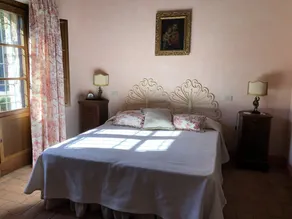 Schöne Steinlandvilla in den Hügeln - Image 3