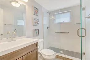 Updated condo with perfect Olde Naples location steps from famed 5th Ave S! - Image 2