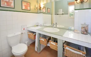 Beautiful home in Les Baux de Provence - Image 2