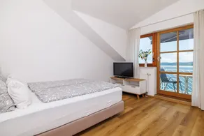 Only 100 metres to the beach with pool - Image 4