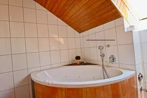 Apartment with roof terrace and stunning lake view - Jacuzzi included! - Image 3