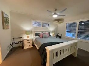 Somerset Dam Retreat - Relax & unwind. Sleeps 10 - Image 3