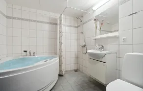 Gorgeous Apartment In Allinge With Wifi - Image 2