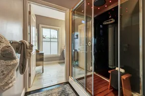 Luxe Penthouse Loft on Main St- Steam Shower, Elevator, Parking, Views, Kitchen - Image 2
