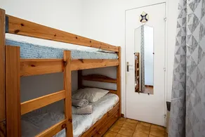 Apartamento \"Las Tulipas\" con terraza privada, jardín privado y Wi-Fi - Image 5