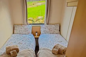 Mobile Home - Sleeps 6 - Pets Ok - Parking - Image 4