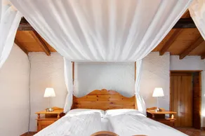 Ferienhaus 'Steinhaus aus dem Jahr 1500' mit Seeblick, privater Terrasse und WLAN - Image 5