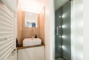 2-Floor Apt w/ Separate Entrance Right in the Heart of Kreuzberg! - Image 3