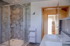 Lovely cottage, central location, near Hochzillertal track located on the bike path - Image 5