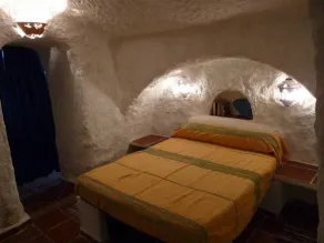 Cave House Cueva Almendro, vicino a Granada, WiFi gratuito - Image 5