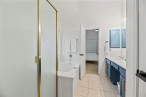 Dallas Rare find, Free Wi-Fi, Long Stay discount - Image 4