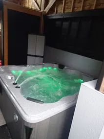 Plénitude Bretonne: Indoor pool heated year-round, Jacuzzi, Sauna, Massage - Image 2