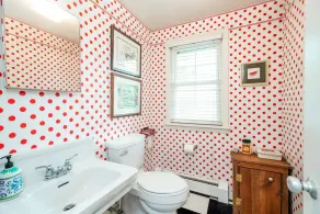 Cheerful 8-Bedroom, 6-Bath Historic Mansion in Derby City – Ideal Vacation Home! - Image 5