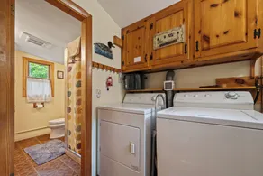 Camp Firefly - Adorable Cottage on Mooselookmeguntic Lake with sandy walk in - Image 4