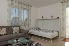 Modern apartment in a quiet location - Image 4