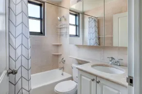 Hip Kips Bay 1BR w/ W/D, Gym & Pool, nr Gramercy Theatre, by Blueground - Image 4
