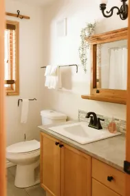 Cozy Coe Lake Cottage | Hot Tub · Wood Fireplace - Image 2