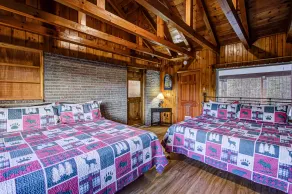 Kenny's Mountain Hideaway w/ Hot Tub, Arcade, Fireplace, Views, & 10 King Beds - Image 4
