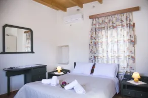 Villa Cardia an old mansion close to the sea, downtown Rethimno and Arkadi - Image 5