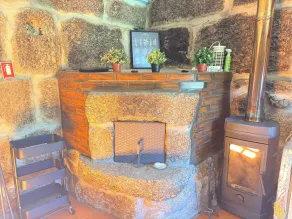Charming Stone Retreat on 19ha Private Estate | Valley Views & Total Privacy - Image 3