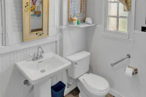 Historic Beach Cottage steps from beach. Pet friendly! Sleeps 5 - Image 3