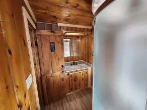 Rustic cabin - Image 2
