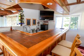 Mountainside Estate. Private Indoor Pool, near Ragged Mtn. & Sunapee, sleeps 28 - Image 5
