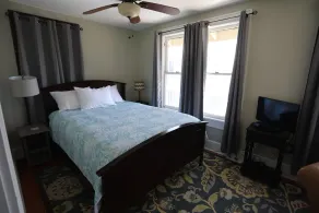 Downtown St. Petersburg carriage house close to Tavern/Pizza/Black Crow Coffee! - Image 5