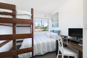 Waterfront. Stunning views. Close to everything. Awesome work from home location - Image 4